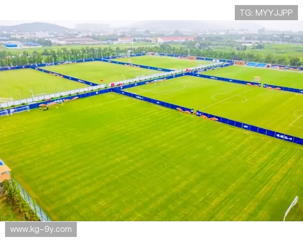 绿城足球基地设施全方位解读打造高标准训练与赛事综合平台